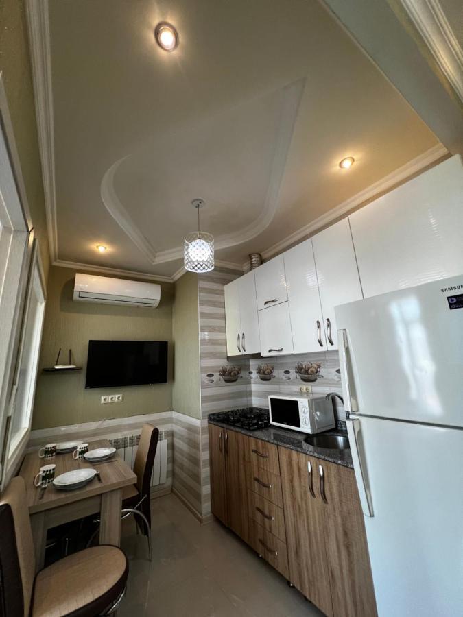 Nukri'S Apartment Батуми Екстериор снимка