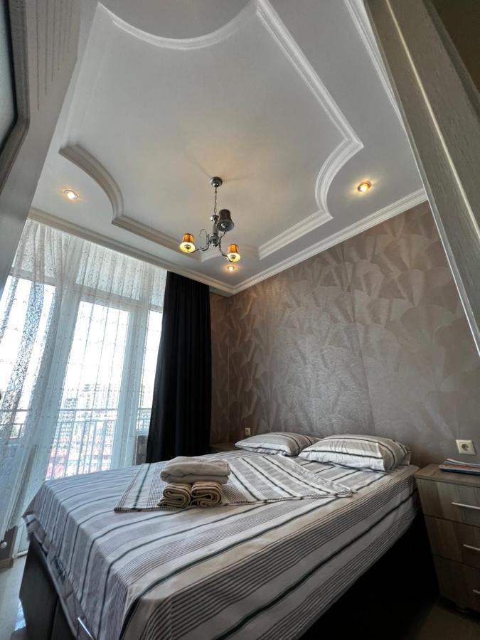 Nukri'S Apartment Батуми Екстериор снимка