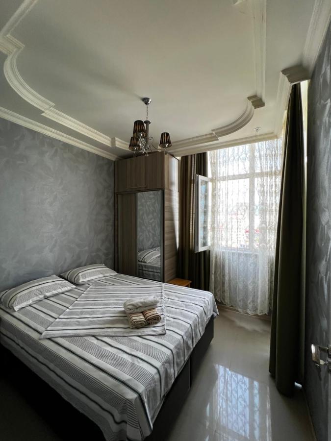 Nukri'S Apartment Батуми Екстериор снимка