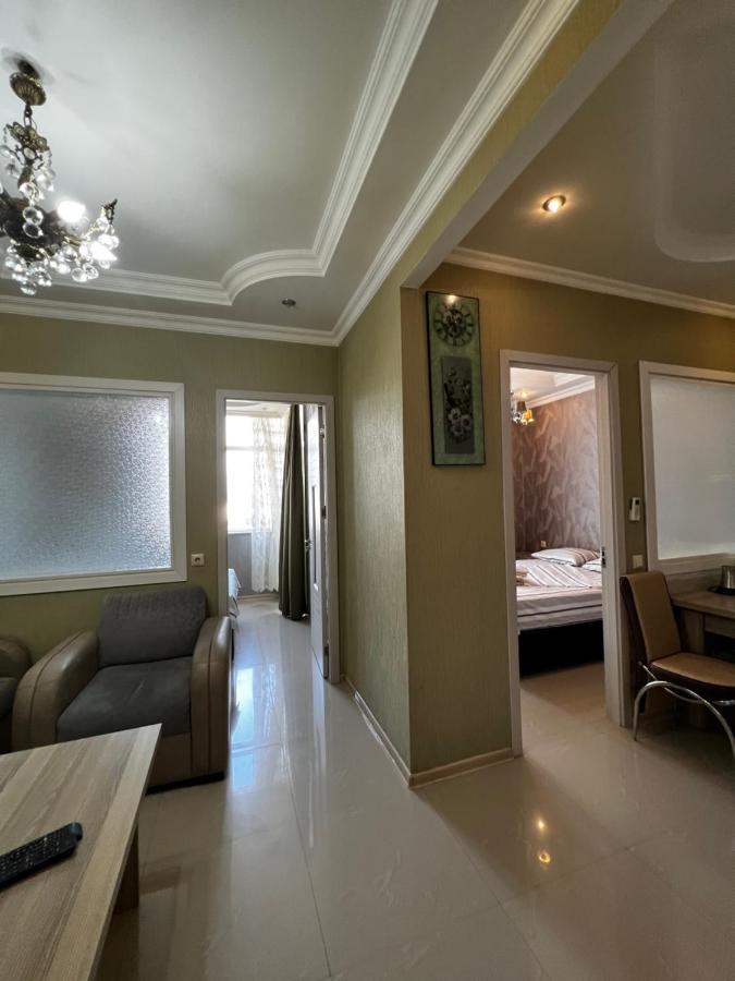 Nukri'S Apartment Батуми Екстериор снимка