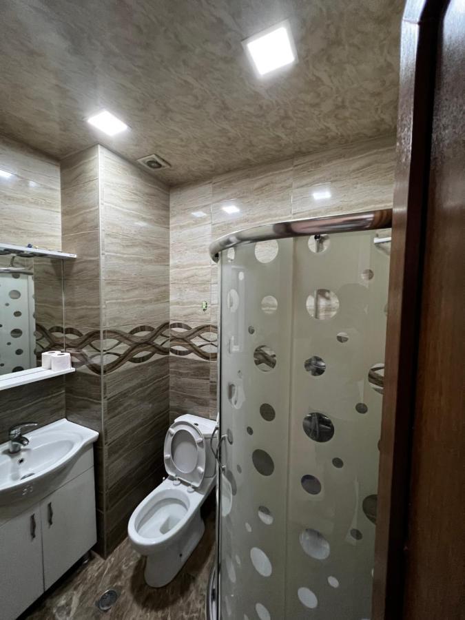 Nukri'S Apartment Батуми Екстериор снимка